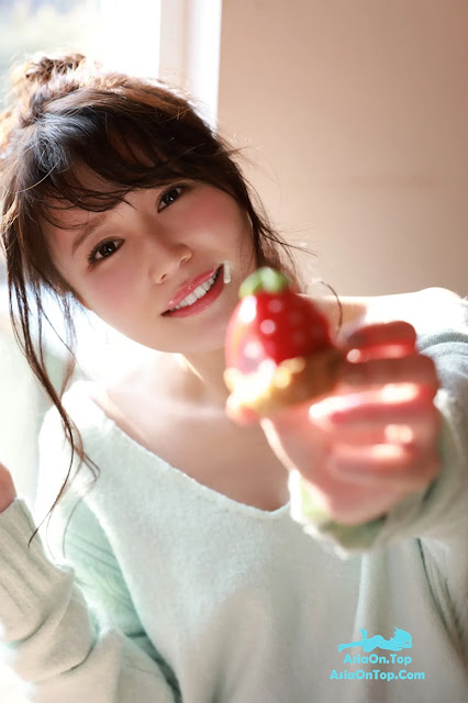 FRIDAYデジタル写真集 Yuka Kohinata 小日向ゆか – Sweet Body Vol.1 20 Cuts