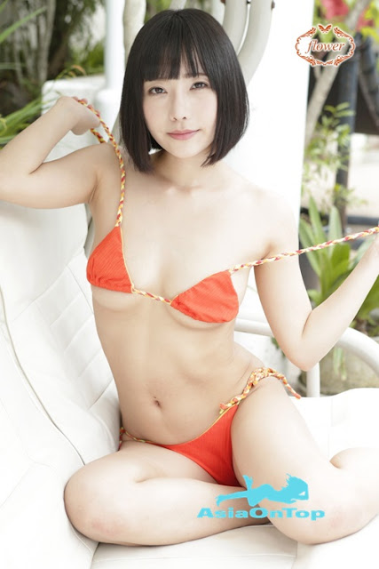 Photobook FLOWER Yui Shirasaka 白坂有以 Vol.01