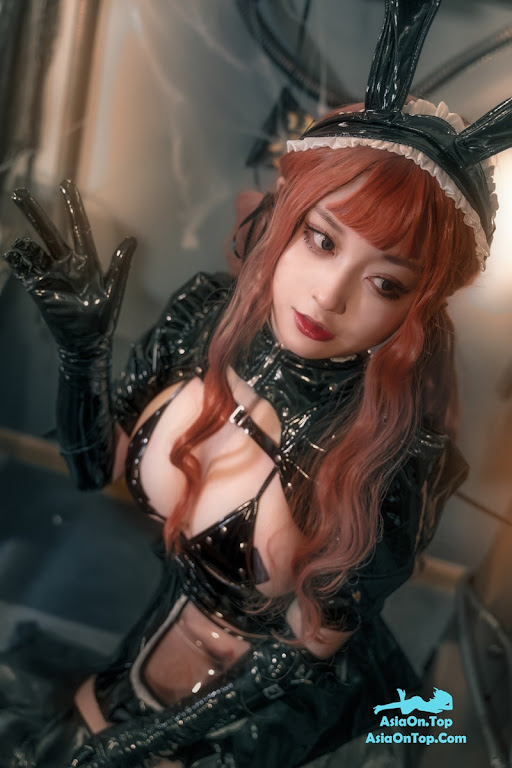 Coser@奇行家狗崽: 漆皮兔女仆 Patent Leather Rabbit Maid