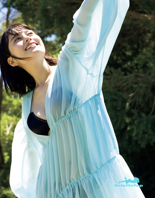 FRIDAY 2022-09-15 Sakurako Okubo 大久保桜子 I Want To Touch Bare Skin