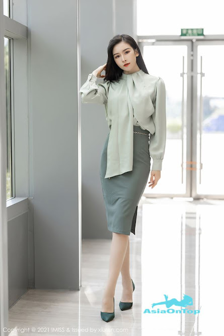 IMiss – AOT – Vol 617 Vanessa