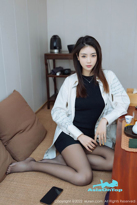 XIUREN No 4832 – Ke Le Vicky (可樂Vicky)