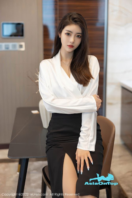 XIUREN No 4869 – Ke Le Vicky (可樂Vicky)