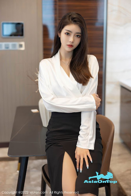 XIUREN No 4869 – Ke Le Vicky (可樂Vicky)