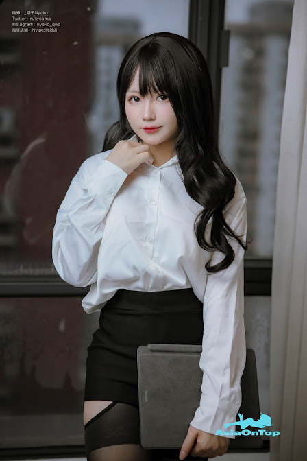 Coser@Nyako喵子: 隣のやばいお姉さん OL badass sister next door