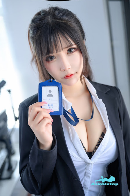 Coser@抱走莫子aa Vol.043: OL太太 Mrs. OL