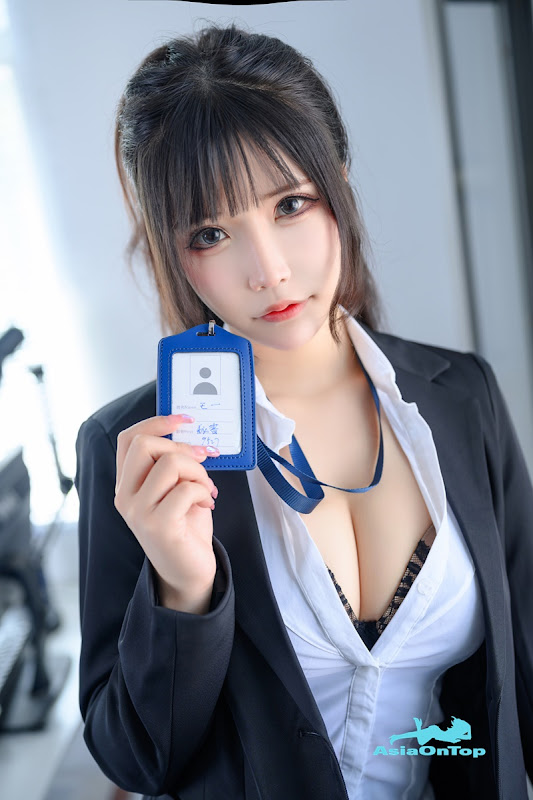 Coser@抱走莫子aa Vol.043: OL太太 Mrs. OL