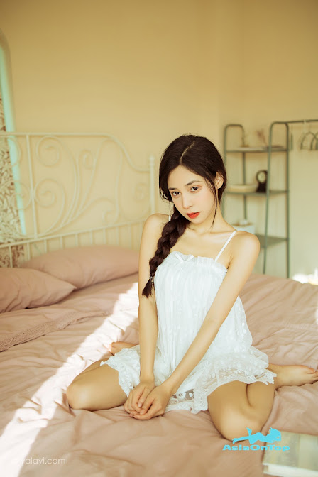 YaLaYi 雅拉伊 Vol 891 – 诗咏