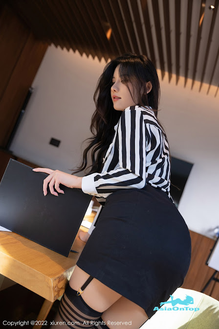 XIUREN No 5910 – Jiu Shi A Zhu A (就是阿朱啊)