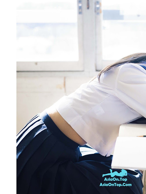 Young King Photobook 2022-10-11 Nanako Kurosaki 黒嵜菜々子 – Girls Graduation