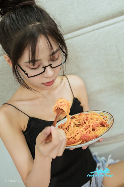 YaLaYi 雅拉伊 Vol 835 – 诗咏