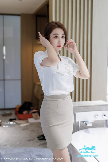 IMiss – AOT – Vol 735 Jiu Yue Sheng (九月生)