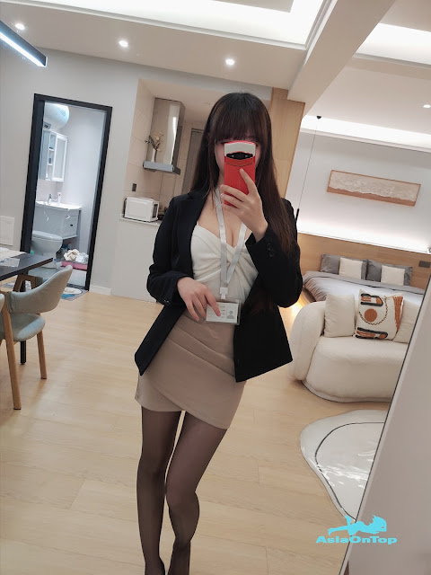 Coser@雪琪SAMA Vol.051: OL后辈出差第一天 OL junior’s first day of business trip￼￼