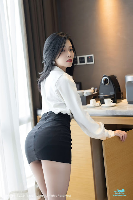 XiuRen秀人网 No.9329 luvian本能