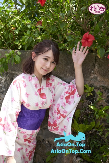 Reimu Azusa Hikari 梓ヒカリ Photobook Vol.8 A