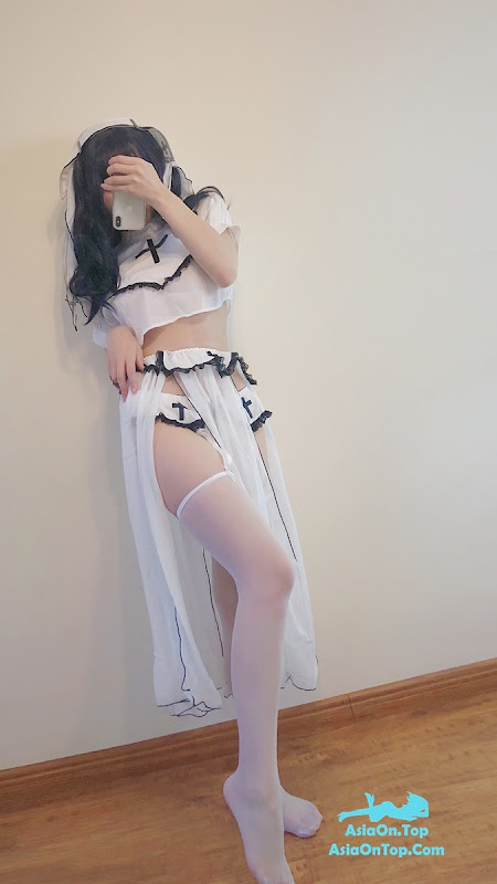 Coser@小仓千代w – 白色修女服自拍
