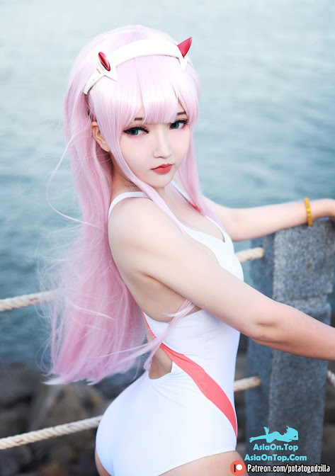 Coser@Potato Godzilla: Zero Two Swimsuit
