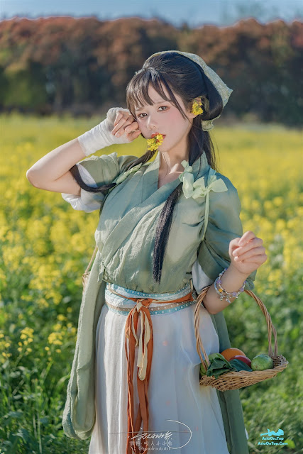 Coser@黏黏团子兔 – 田耕记