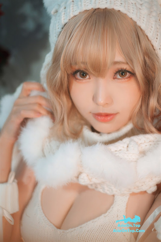 Coser@Ely_eee (ElyEE子) – 白色 KNITTING