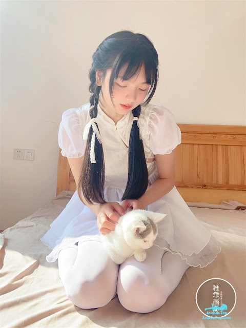 Coser@稚乖画册 – 夜夜 嬉戏 80d白丝