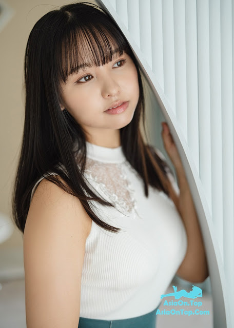 Hongo Yuzuha 本郷柚巴 Innocent Smile