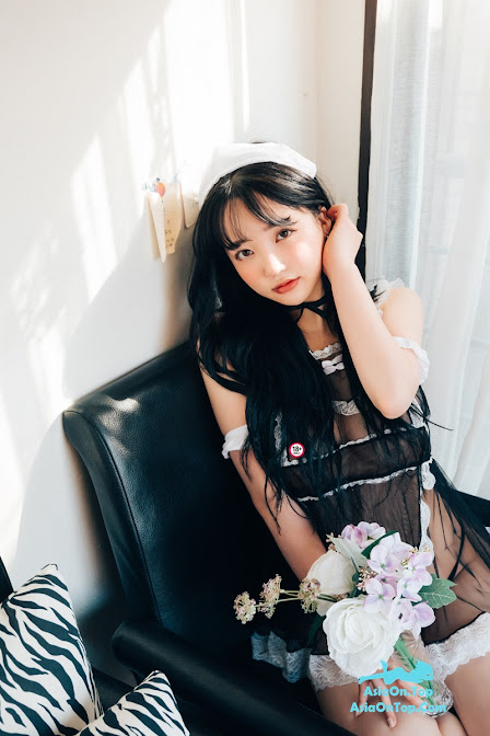 Loozy Son Ye-Eun 손예은 – Fetish Cafe