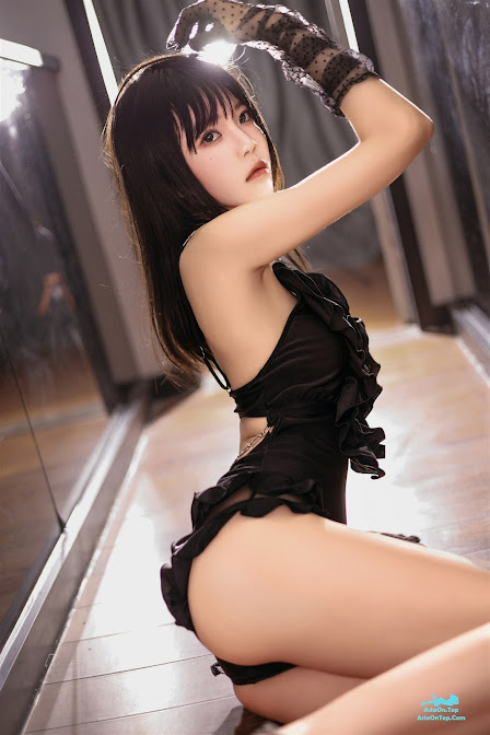 Coser@桜桃喵 – 高跟鞋与裸足