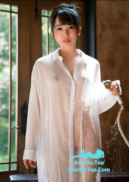 Photobook Mizuki Yayoi (弥生みづき) – LOVE LOVE LOVE