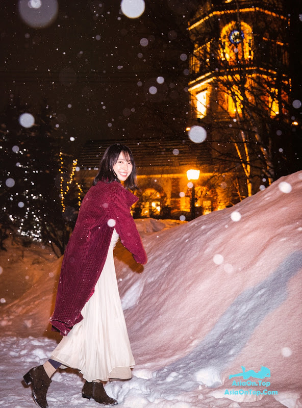 Kanemura Miku 1st Photobook v2 A