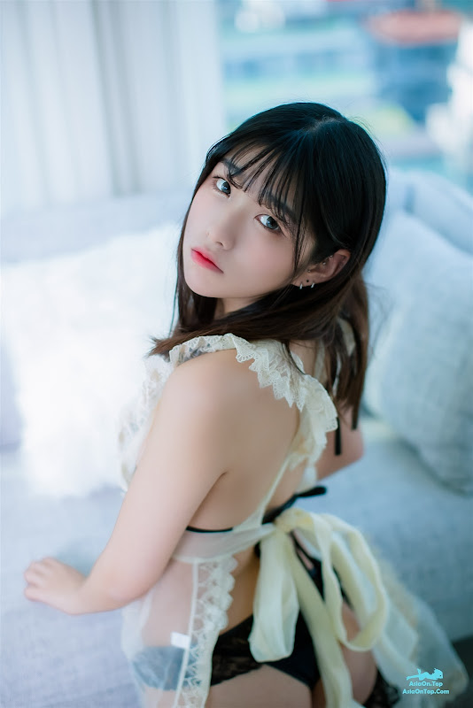 SonSon 손손 – Maids Gift